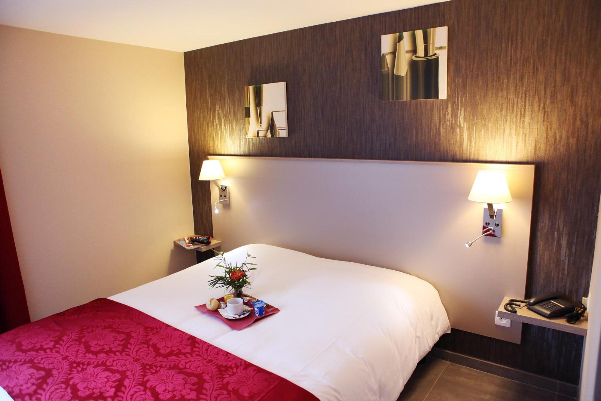Hotel Le Coudon La Farlède Esterno foto