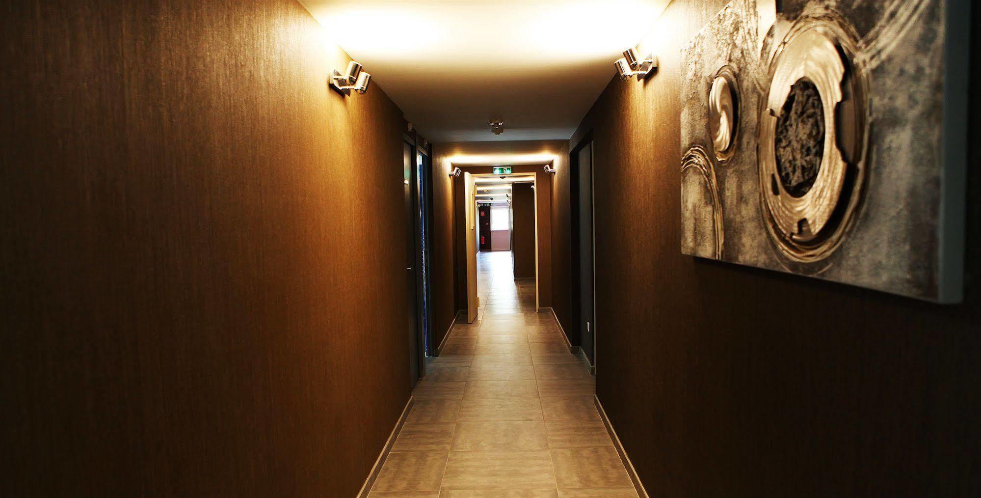 Hotel Le Coudon La Farlède Esterno foto